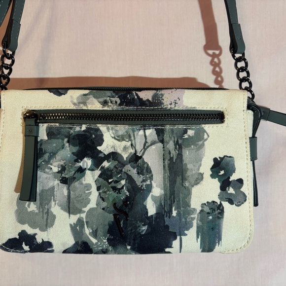 Simply Vera Wang Purse - Picture 4 of 14